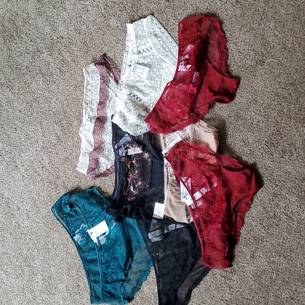 NWT Set of nine (9) Intimissimi underwear